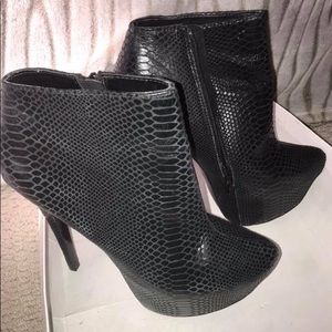 Steve Madden stiletto boot